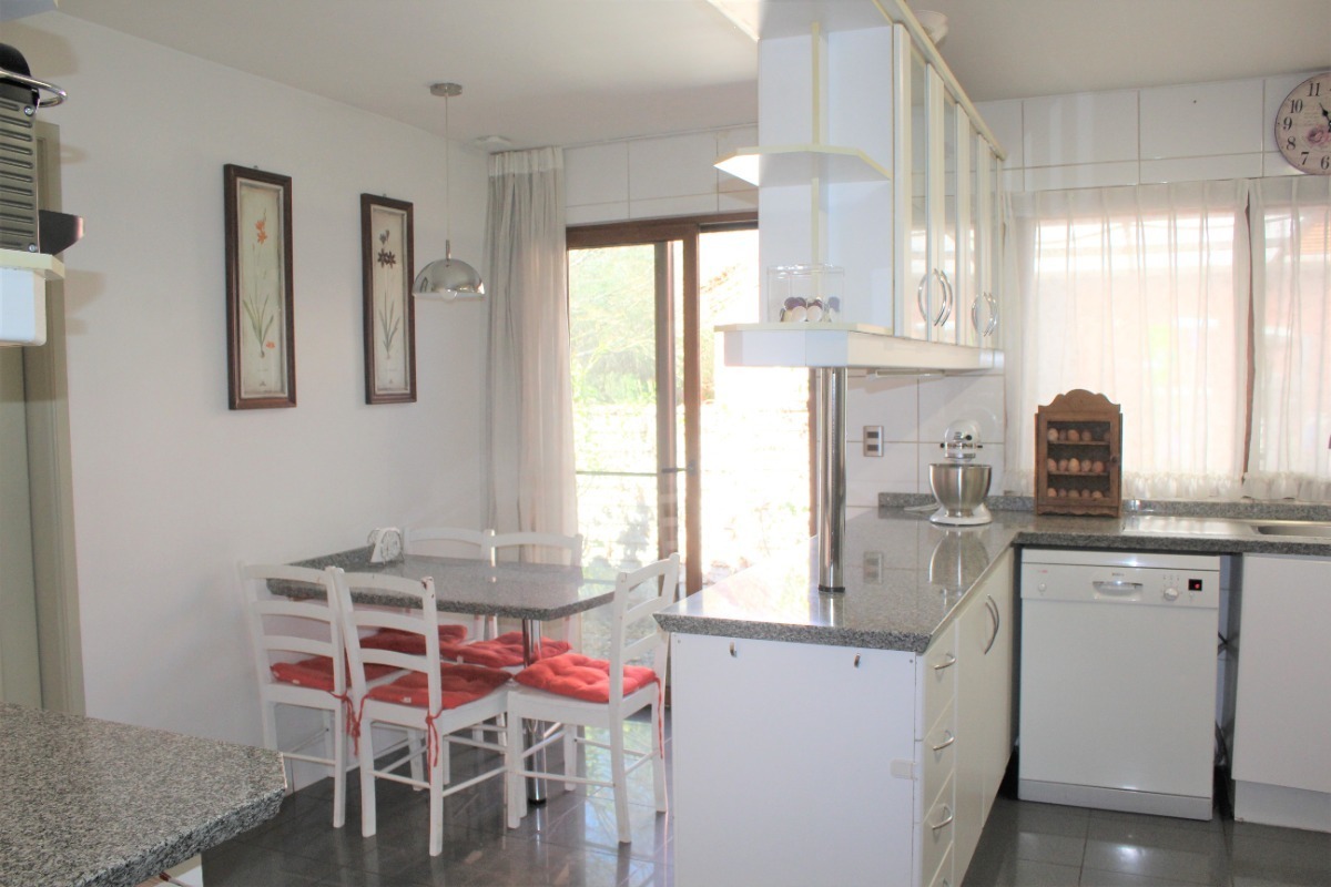 Venta Casa O 5D en suite Walk-in cl&oacute;set 4B 2E Chicureo - Colina