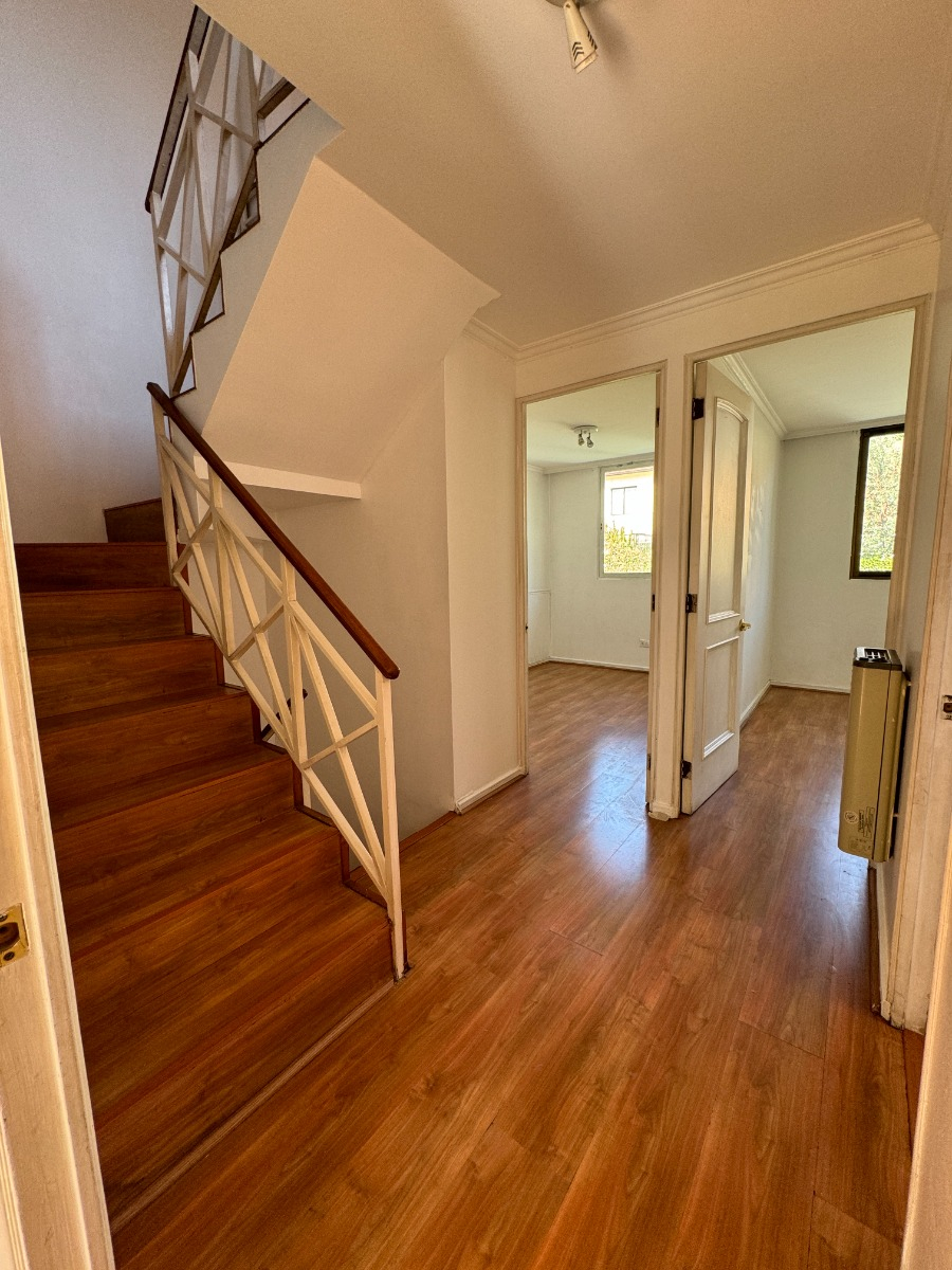 Arriendo Casa NO 4D en suite Walk-in cl&oacute;set 3B 2E San Carlos de Apoquindo - Las Condes