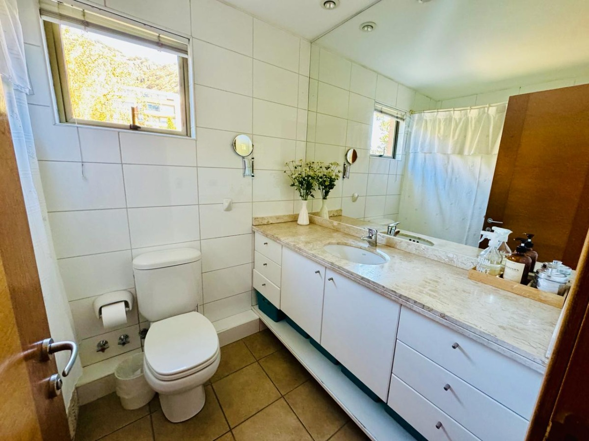 Venta Casa NP 5D en suite Walk-in cl&oacute;set 4B 3E 1B Los Trapenses - Lo Barnechea