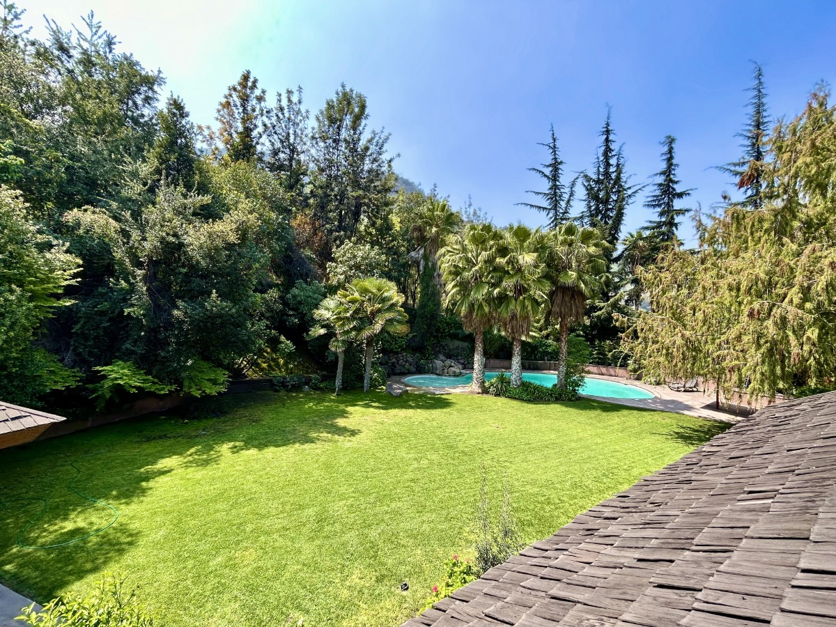 Arriendo Casa N 5D en suite Walk-in cl&oacute;set 6B 6E 2B Santa Mar&iacute;a de Manquehue - Vitacura