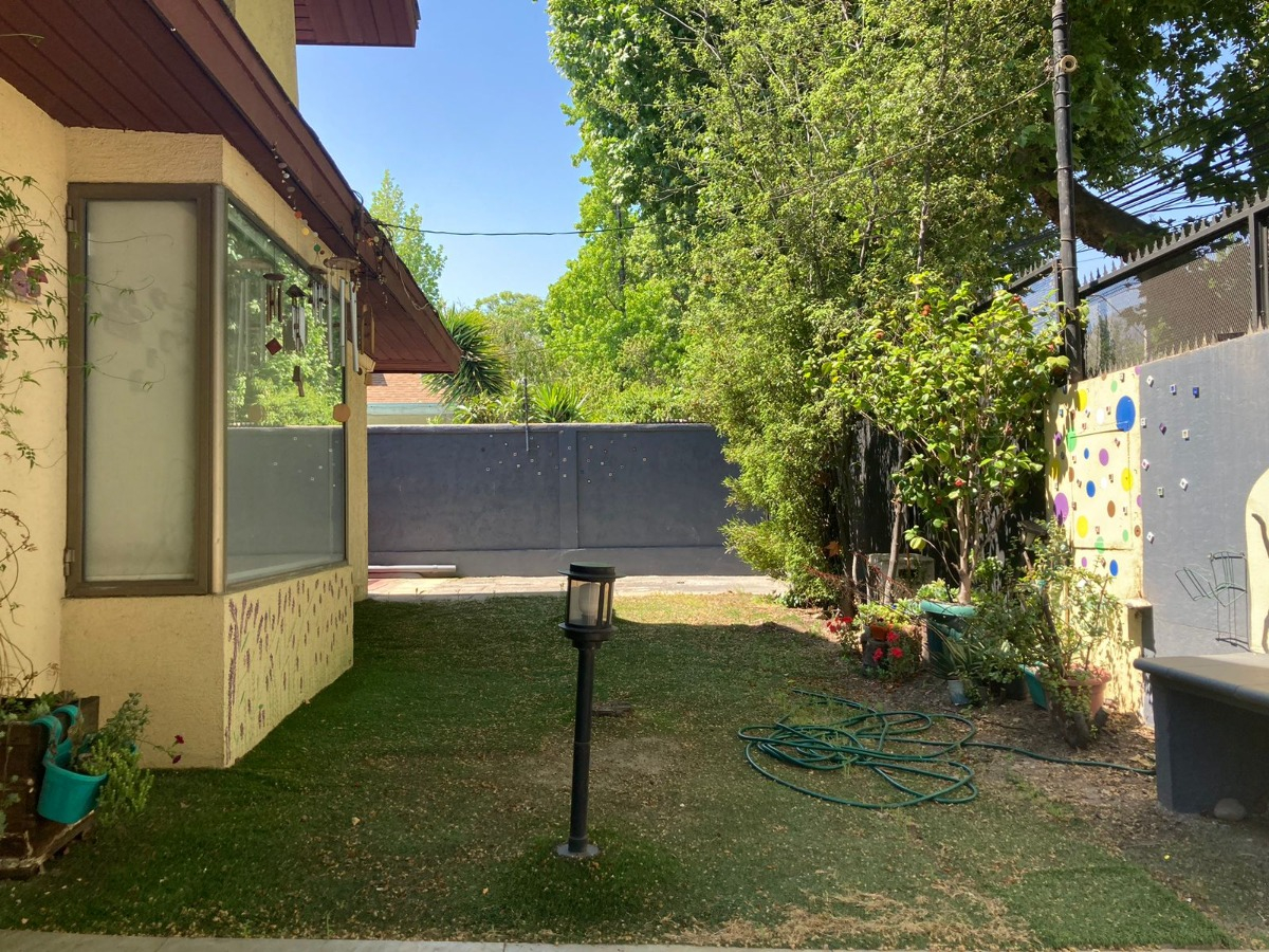 Venta Casa SO 4D en suite Walk-in cl&oacute;set 3B 3E 1B Carlos Ossand&oacute;n - La Reina