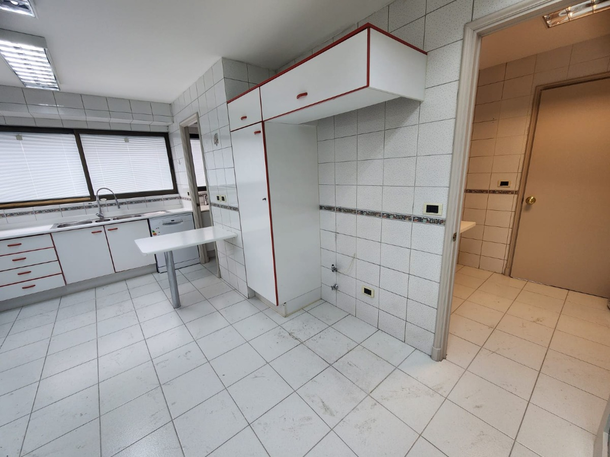 Arriendo Departamento NO 4D en suite Walk-in cl&oacute;set 4B 2E 1B Barrio El Golf - Las Condes