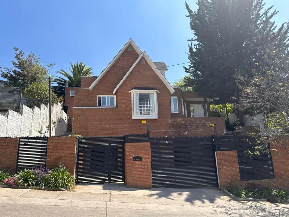 Arriendo Casa NO 4D en suite Walk-in cl&oacute;set 6B 3E 1B Los Dominicos - Las Condes