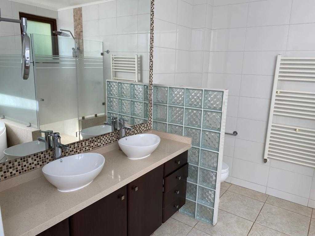 Venta Casa NO 5D en suite Walk-in cl&oacute;set 4B 4E 1B Chicureo - Colina