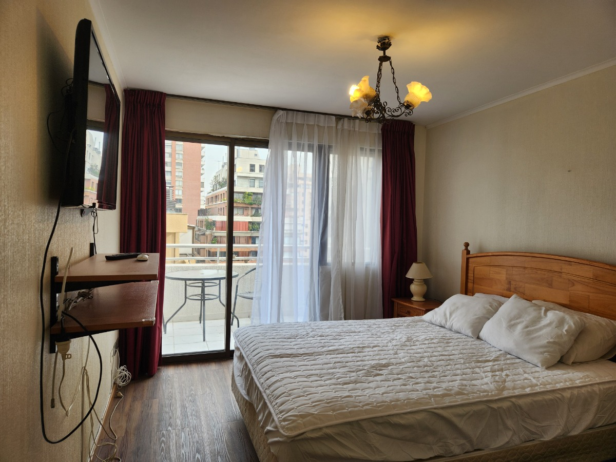 Arriendo Departamento P 2D en suite 2B 1E 1B Metro Escuela Militar - Las Condes