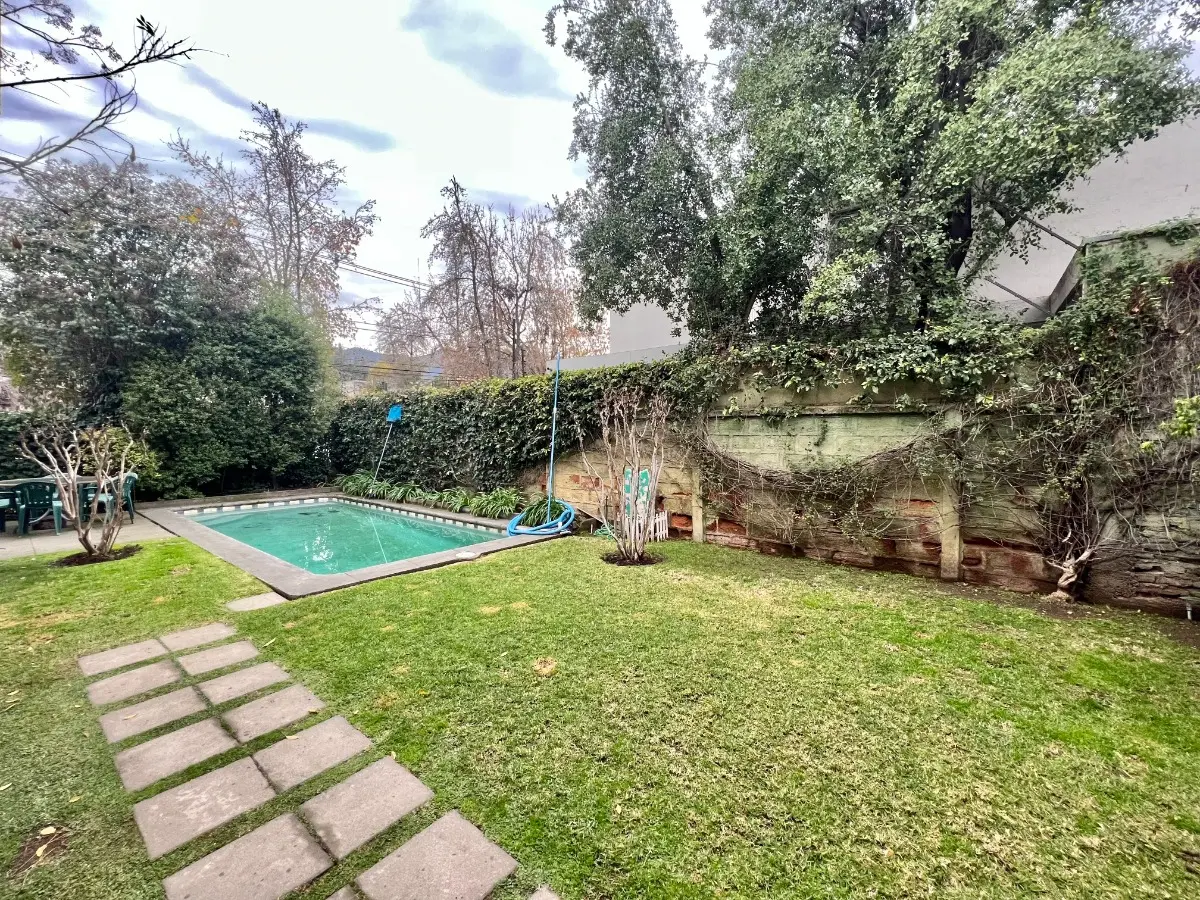 Venta Casa NO 5D 3B 3E 1Bd  - Vitacura