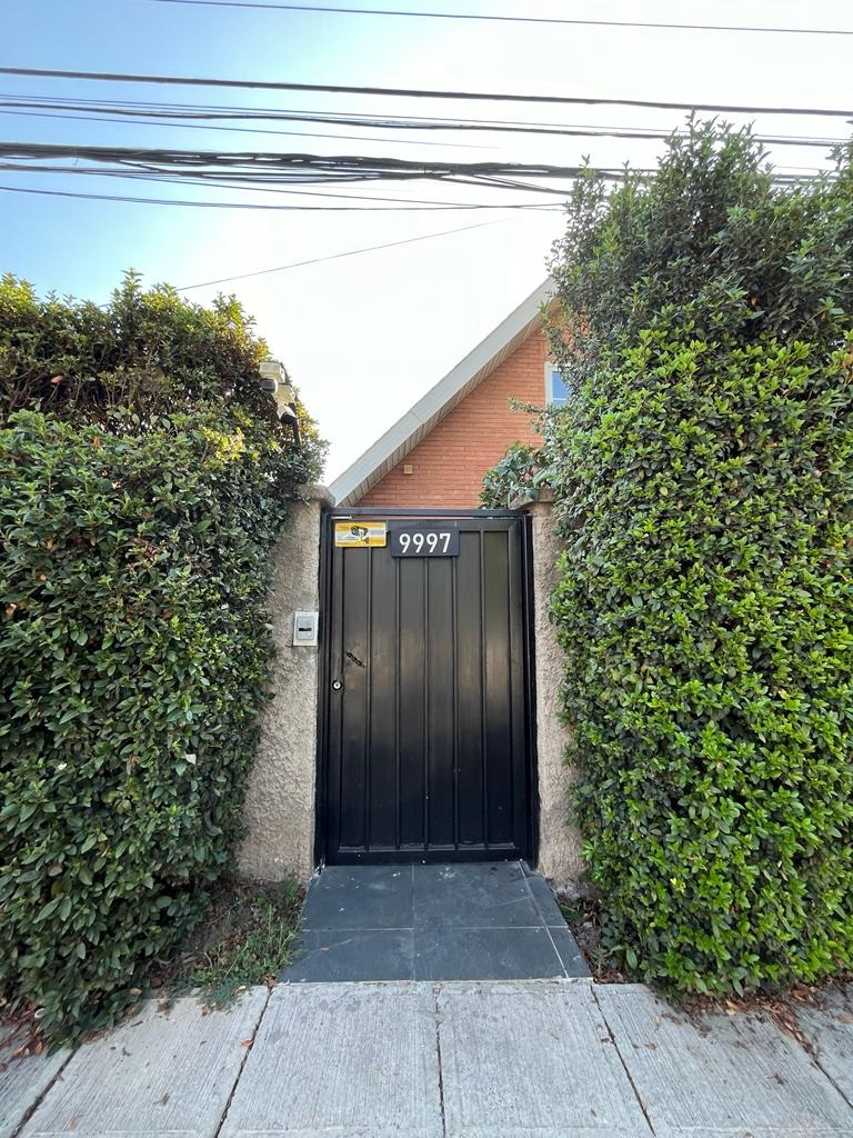 Arriendo Casa 2D Los Dominicos - Las Condes