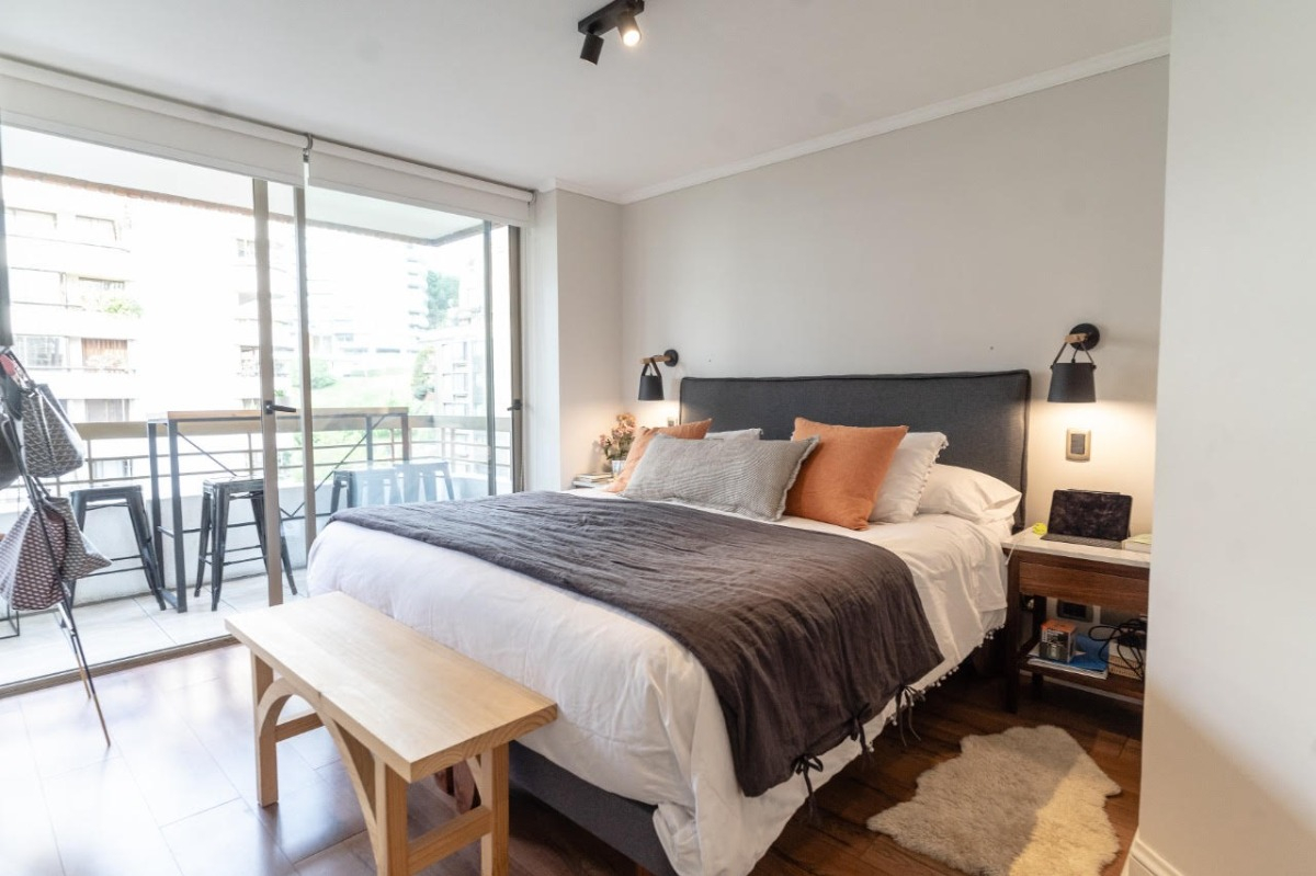 Arriendo Departamento 2D Barrio El Golf - Las Condes