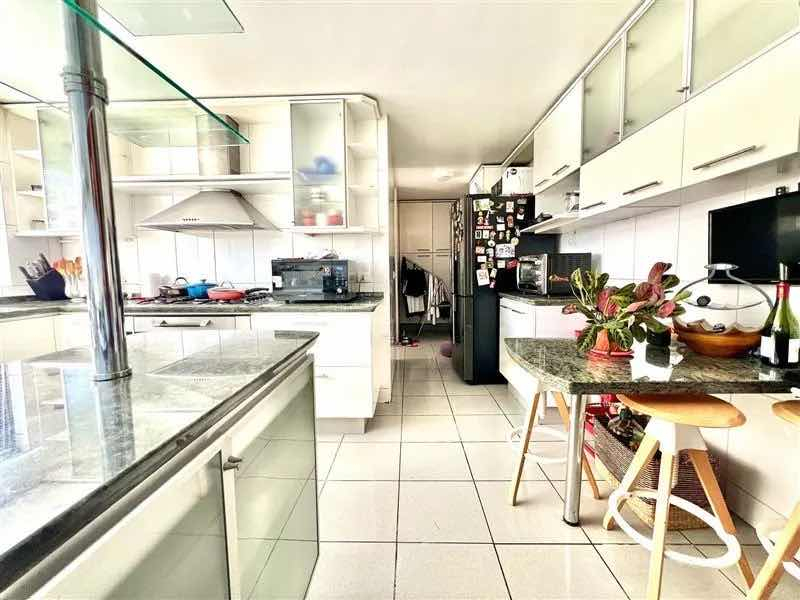 Venta Departamento SO 4D en suite Walk-in cl&oacute;set 5B 3E 1B Villa El Dorado - Vitacura