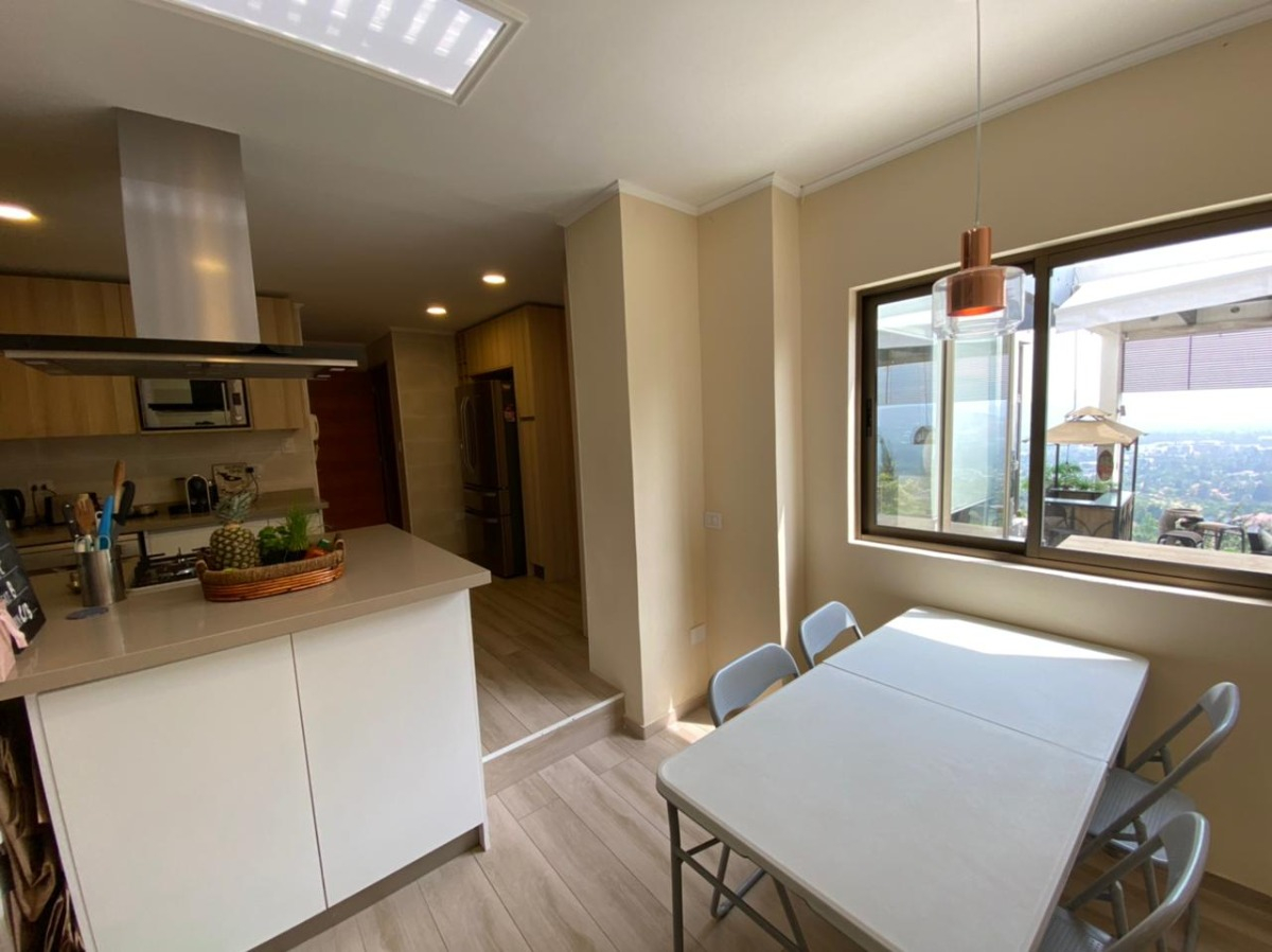 Venta Casa P 4D en suite Walk-in cl&oacute;set 4B 2E 1B El Huinganal - Lo Barnechea