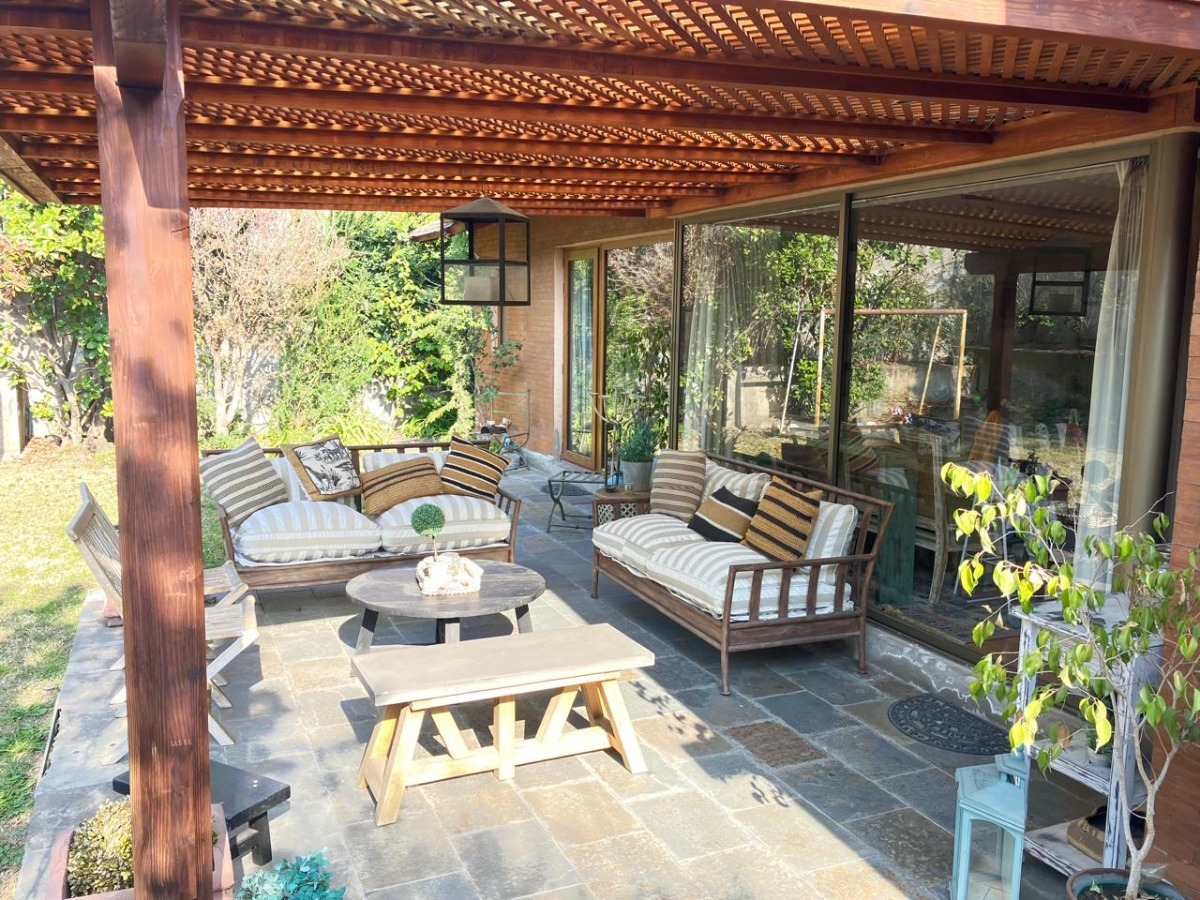 Arriendo Casa O 5D en suite Walk-in cl&oacute;set 3B 2E 2B San Carlos de Apoquindo - Las Condes