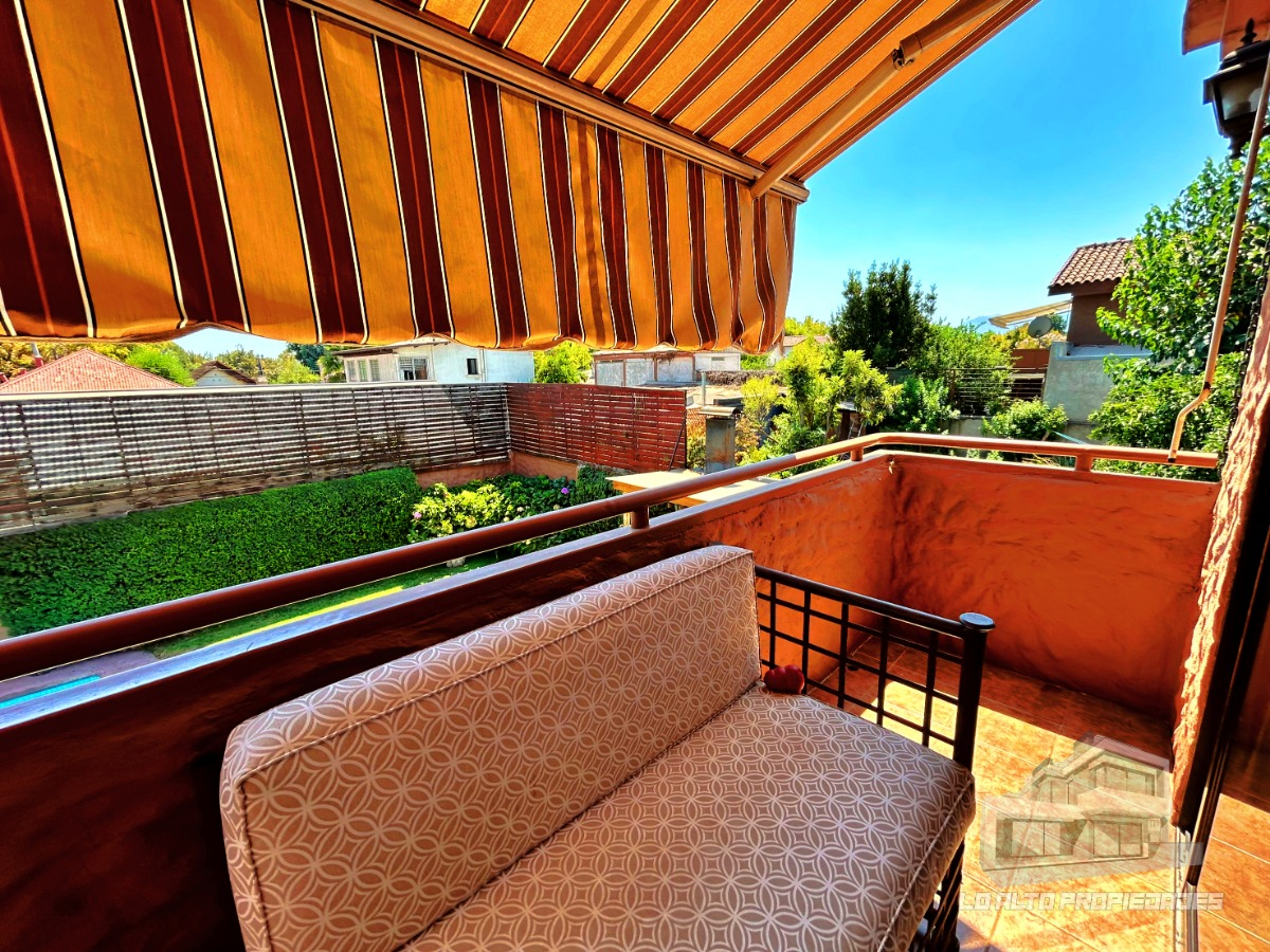 Venta Casa 5D en suite Walk-in cl&oacute;set 4B 4E 1B Metro Sim&oacute;n Bolivar - La Reina