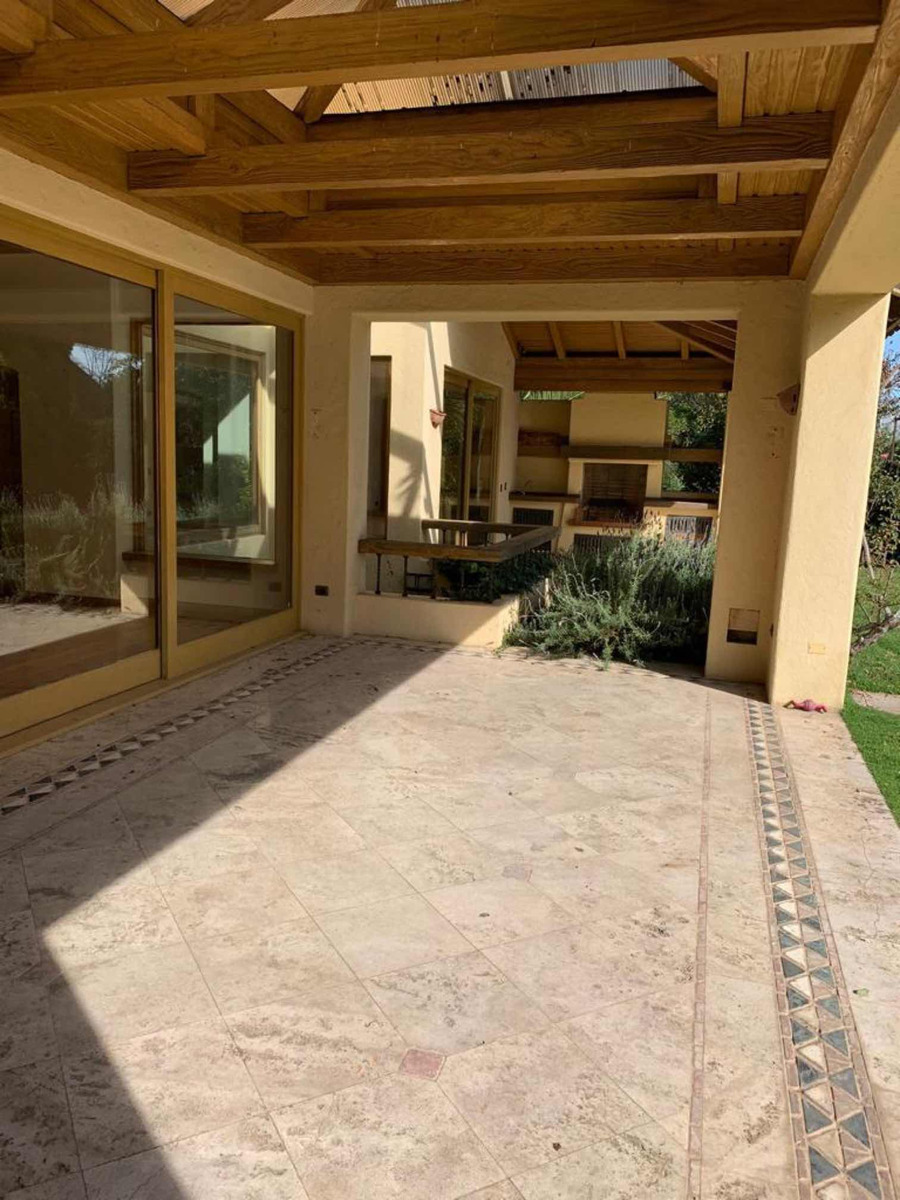 Venta Casa 8D 9B 4E Los Dominicos - Las Condes